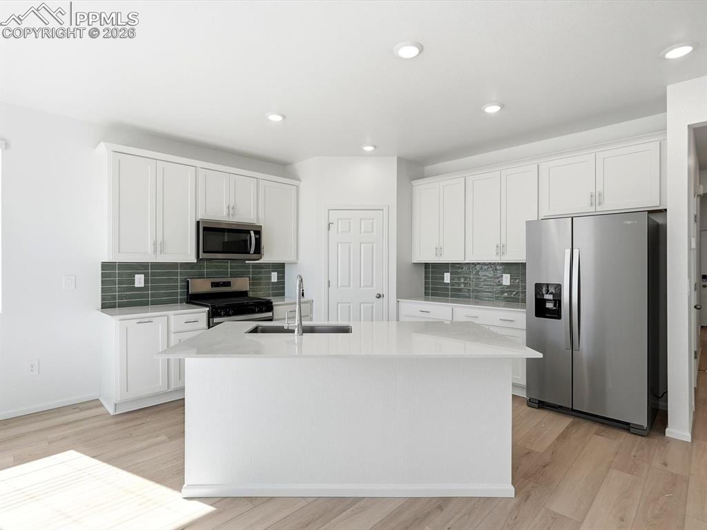 Image 16 of 45: Kitchen