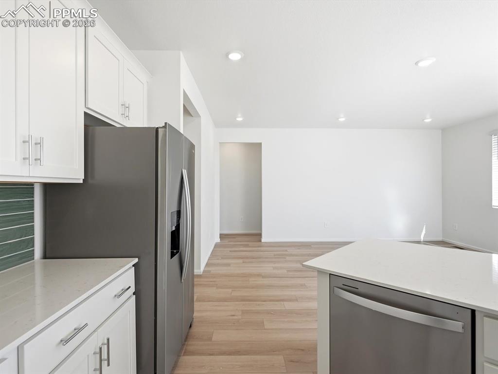 Image 23 of 45: Kitchen