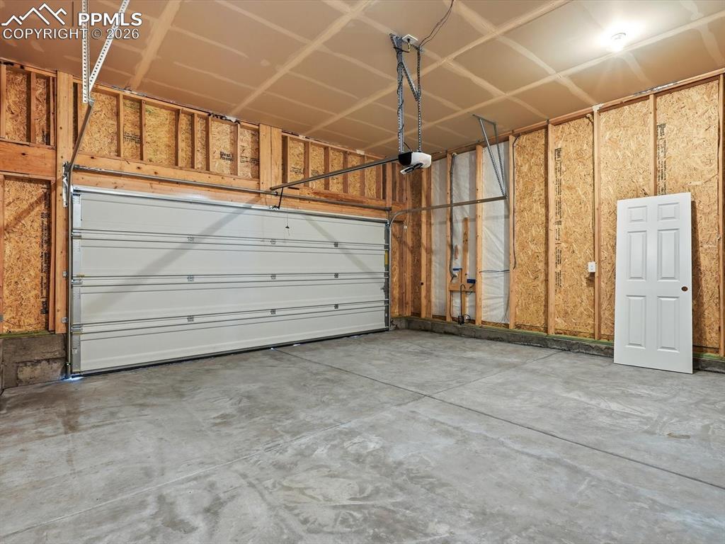 Image 8 of 45: Garage