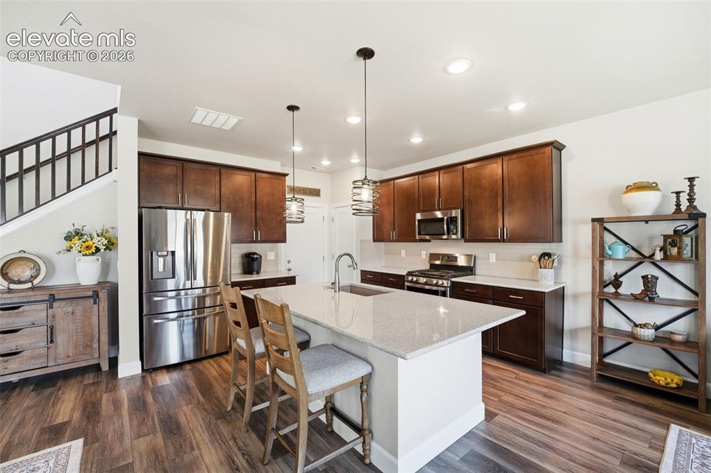 Image 10 of 33: Kitchen