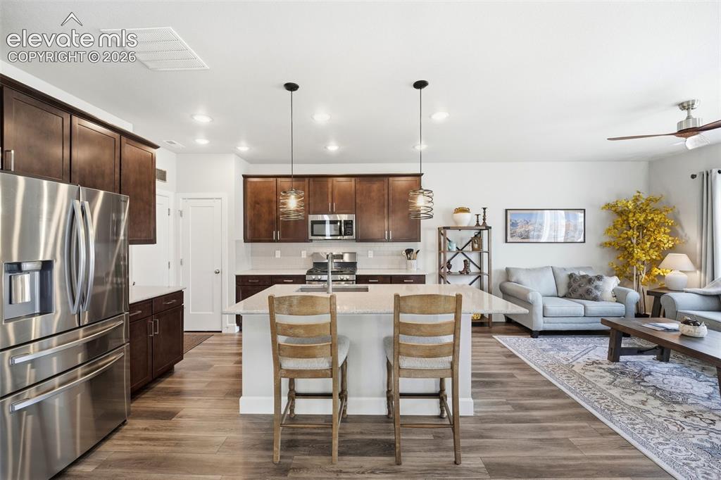 Image 11 of 33: Kitchen