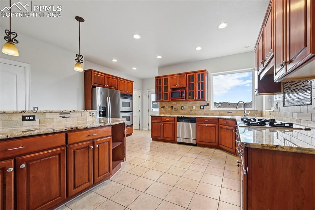 Image 11 of 49: Kitchen