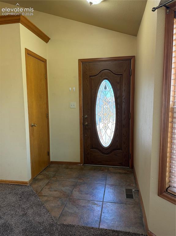 Image 7 of 21: Entry