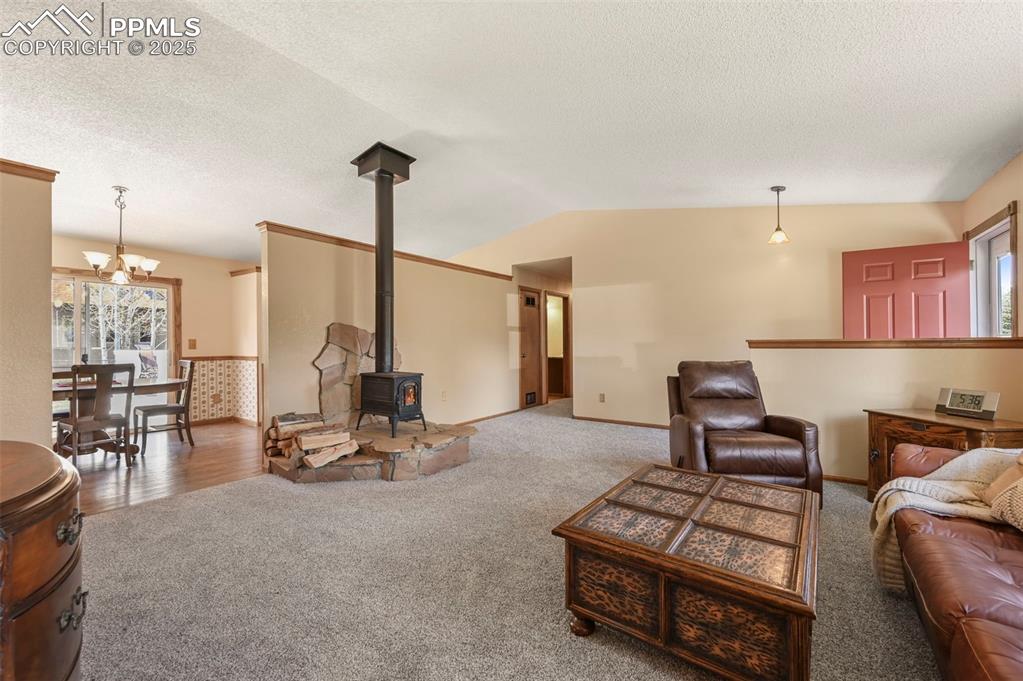 Image 6 of 32: Living Room