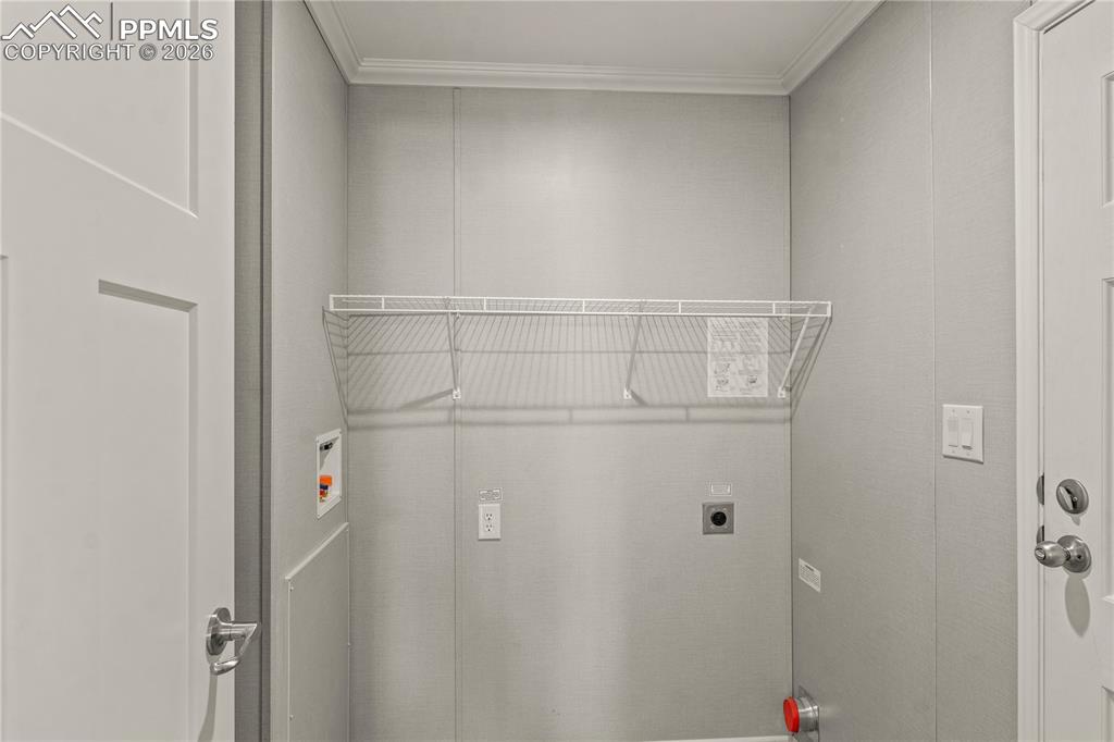 Image 12 of 28: Laundry