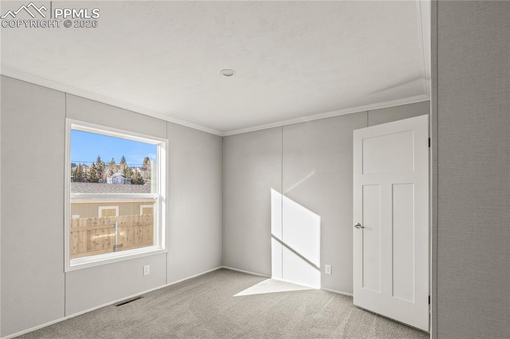 Image 4 of 28: Bedroom