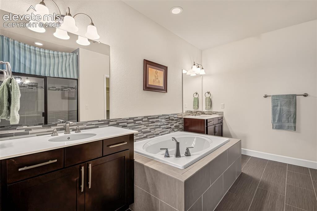 Image 13 of 25: Bathroom