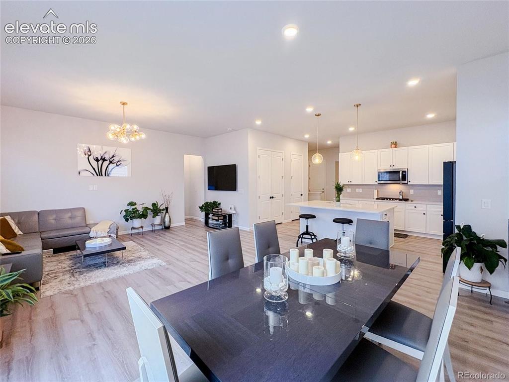 Image 13 of 30: Dining Area