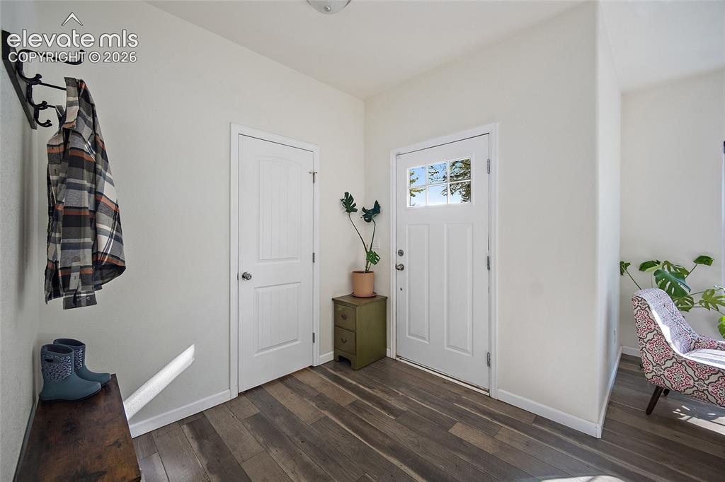 Image 9 of 50: Entry