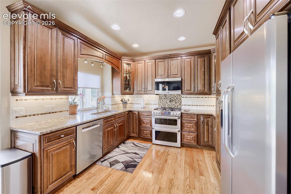 Image 12 of 47: Kitchen