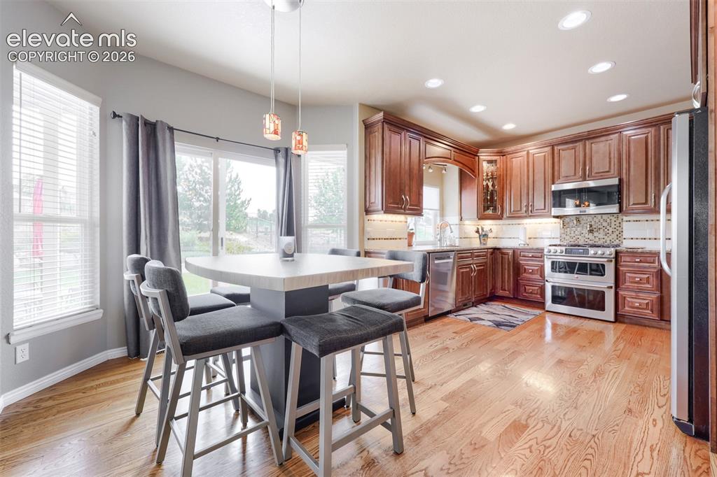 Image 13 of 47: Kitchen