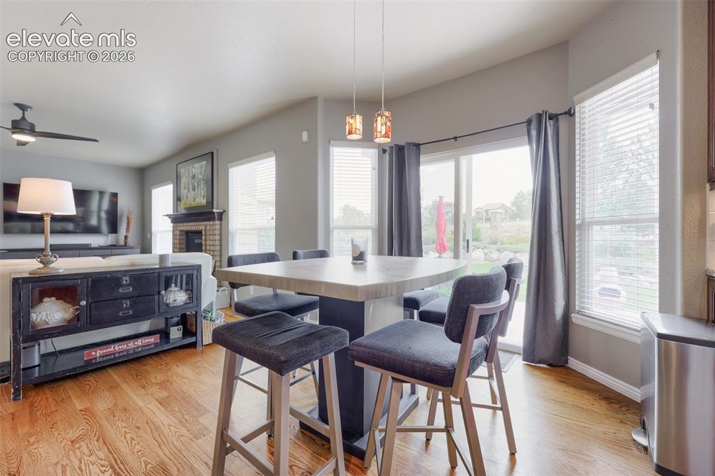 Image 14 of 47: Dining Area