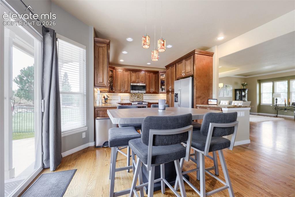 Image 15 of 47: Kitchen