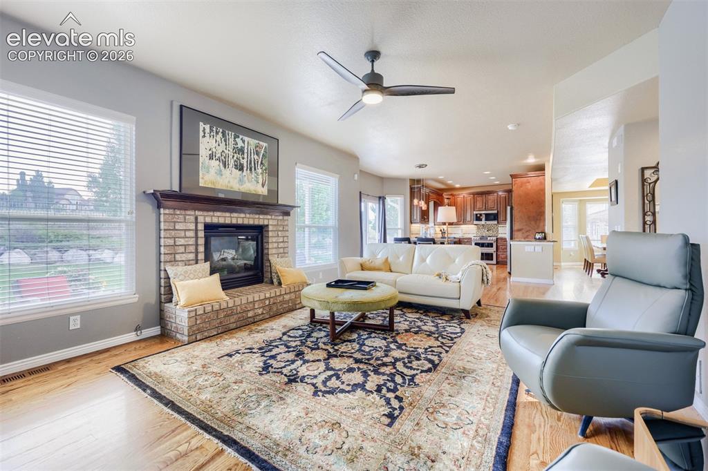 Image 16 of 47: Family Room