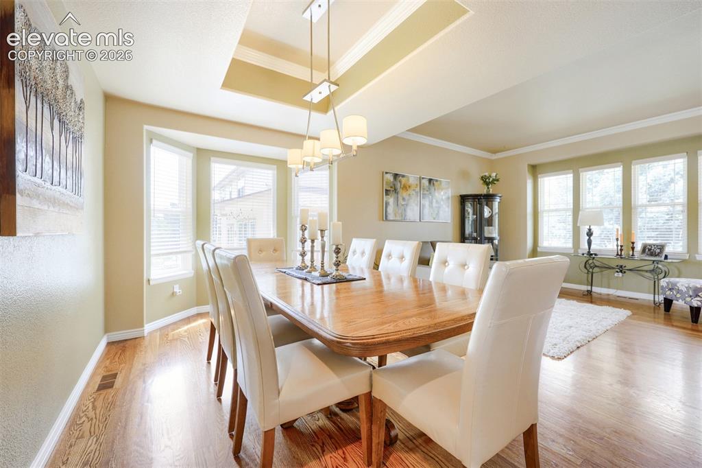 Image 9 of 47: Dining Area