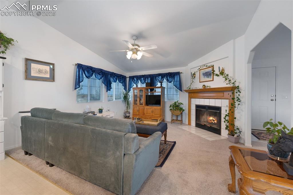 Image 8 of 25: Living Room