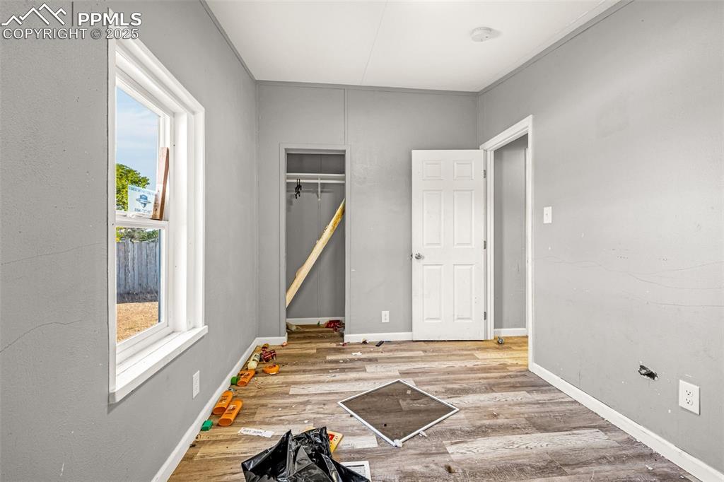 Image 12 of 16: Bedroom