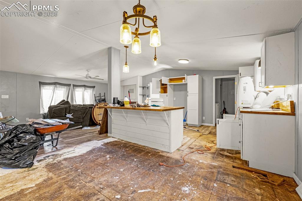 Image 3 of 16: Kitchen