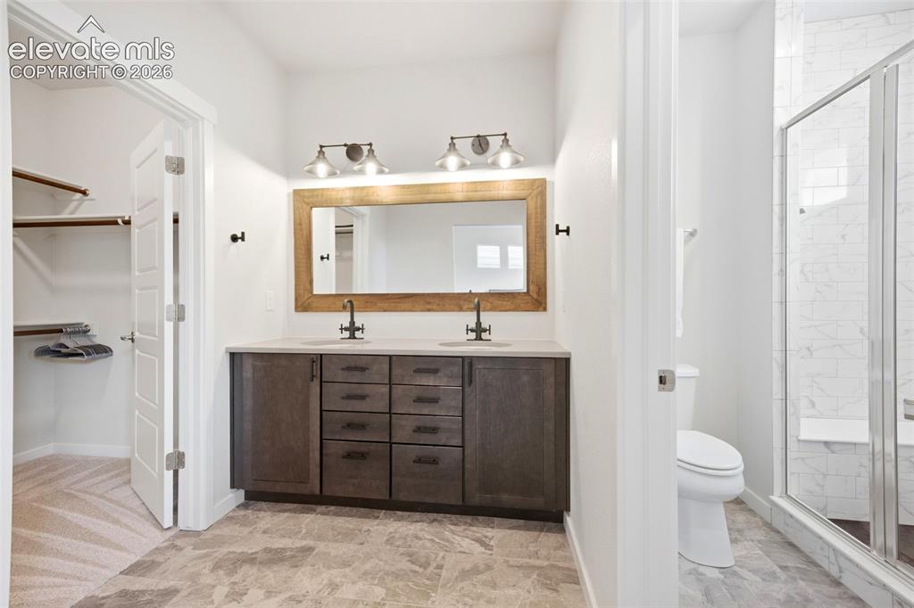 Image 29 of 42: Bathroom