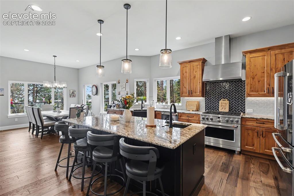 Image 13 of 48: Kitchen