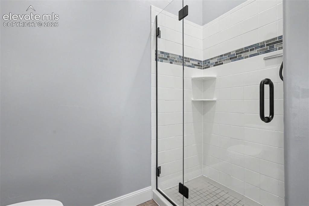 Image 26 of 48: Bathroom