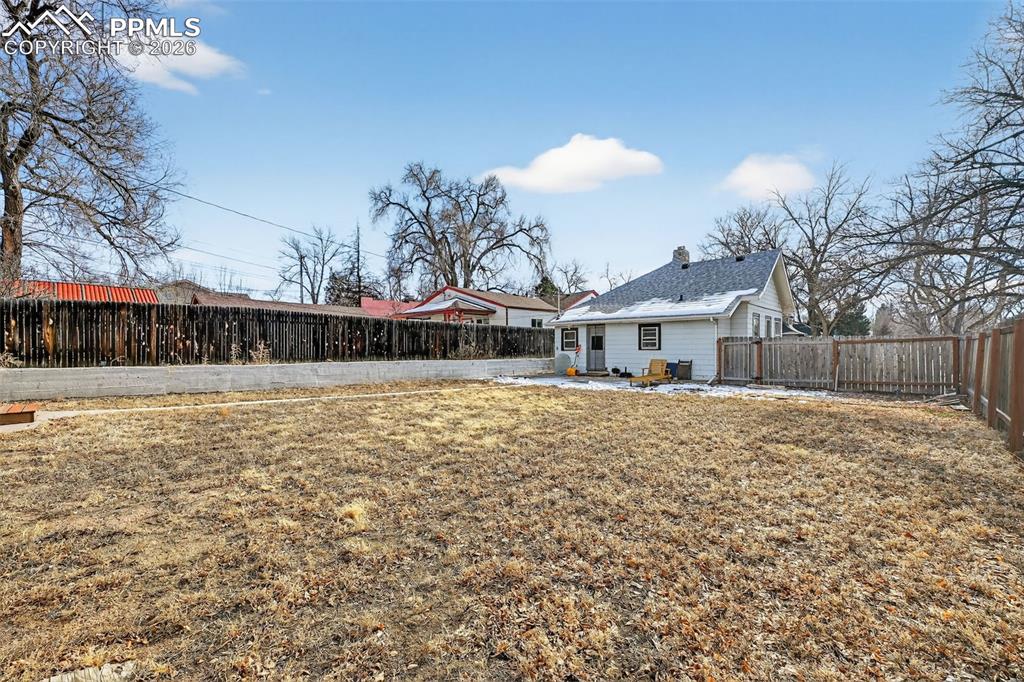 Image 24 of 34: Back Yard