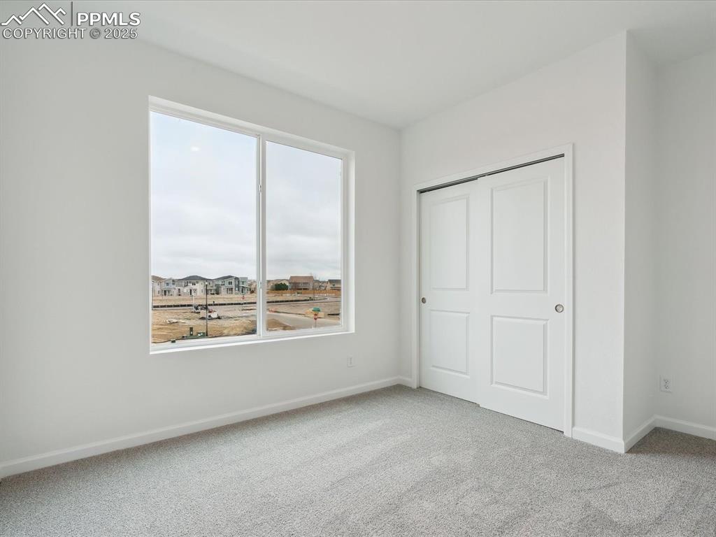 Image 12 of 20: Bedroom