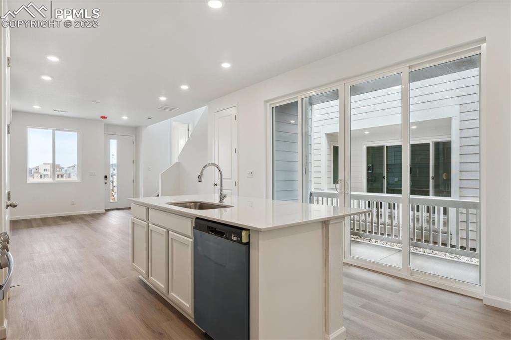Image 8 of 20: Kitchen