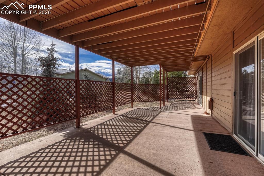 Image 6 of 50: Patio