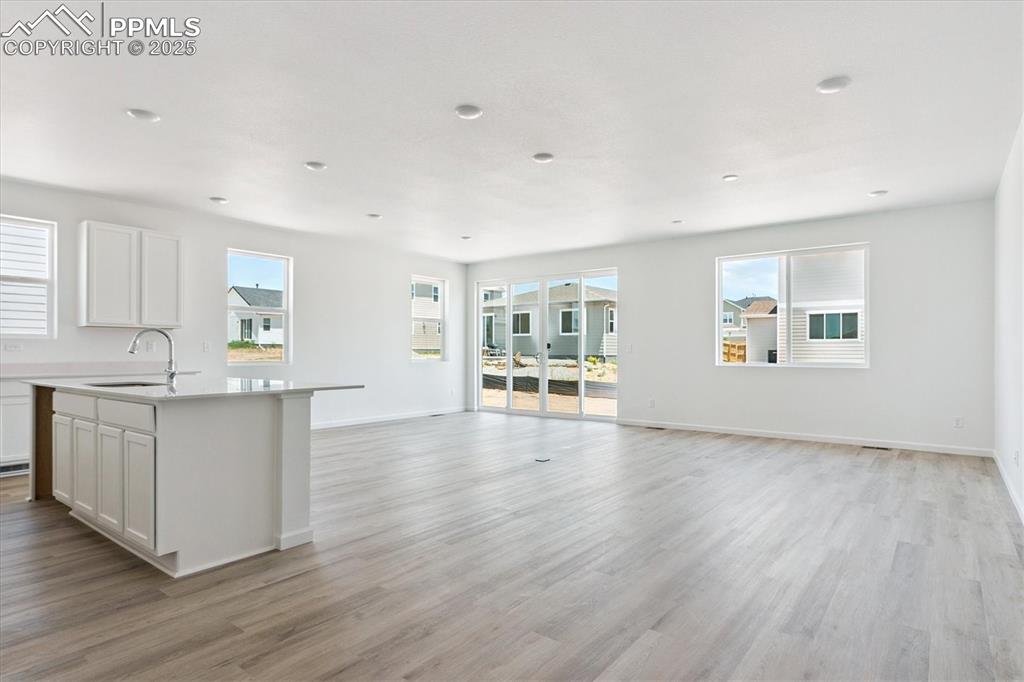 Image 9 of 20: Kitchen