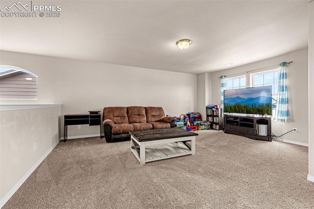 Image 17 of 37: Oversized loft or space to frame out a 4th bedroom