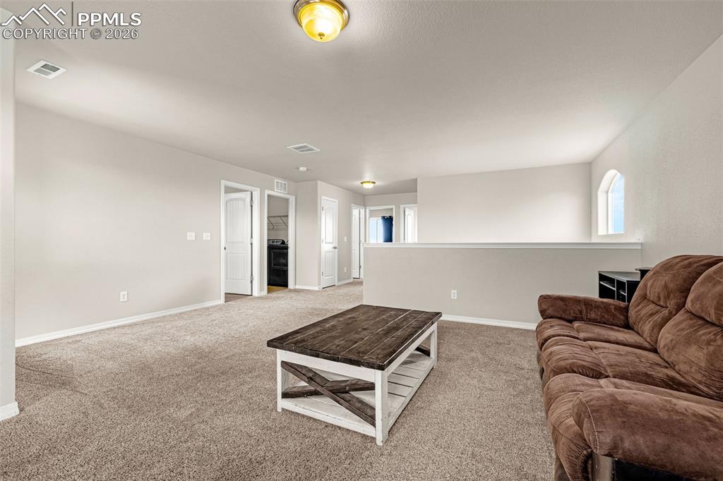 Image 19 of 37: Oversized loft or space to frame out a 4th bedroom