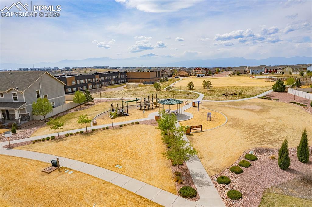 Image 4 of 37: Park and playground in walking distance