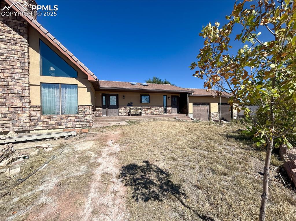 Image 2 of 31: Back of Structure