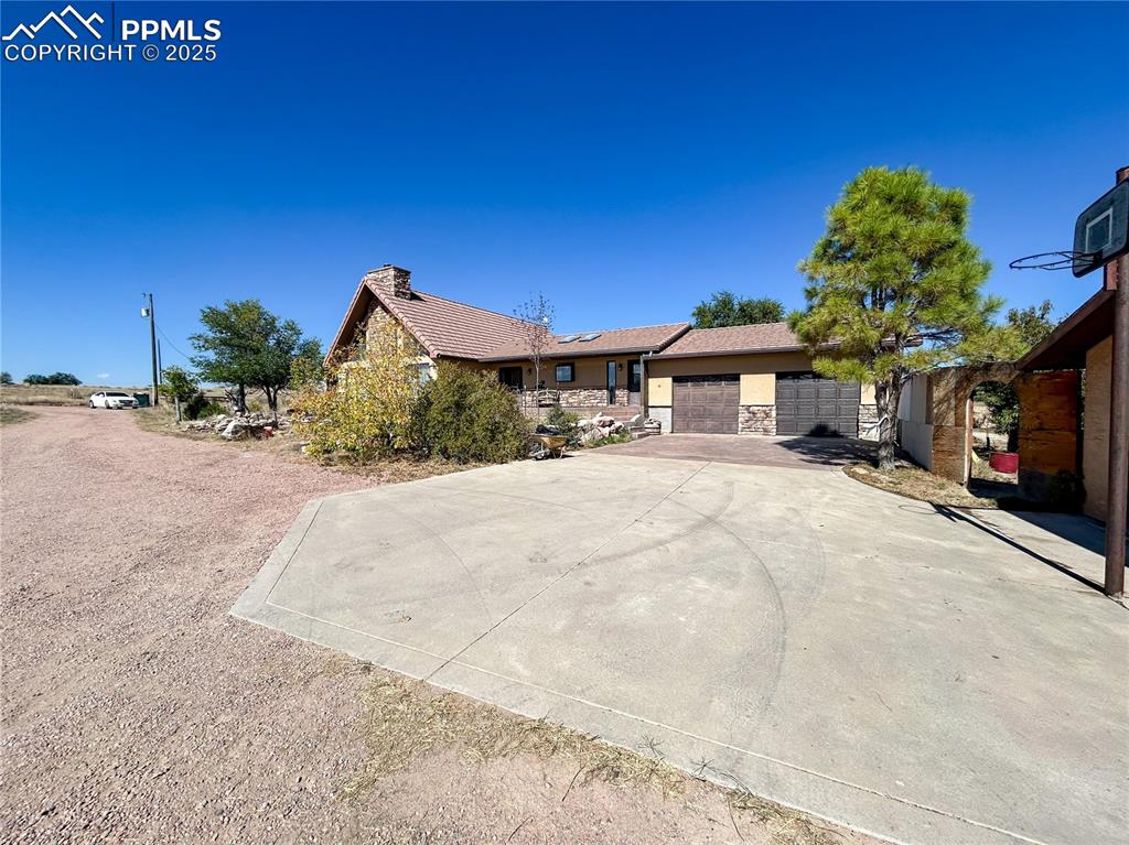 Image 3 of 31: Front of Structure