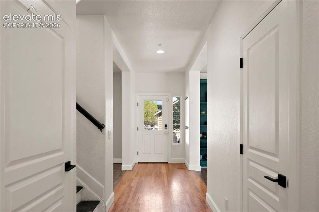 Image 11 of 47: Entry