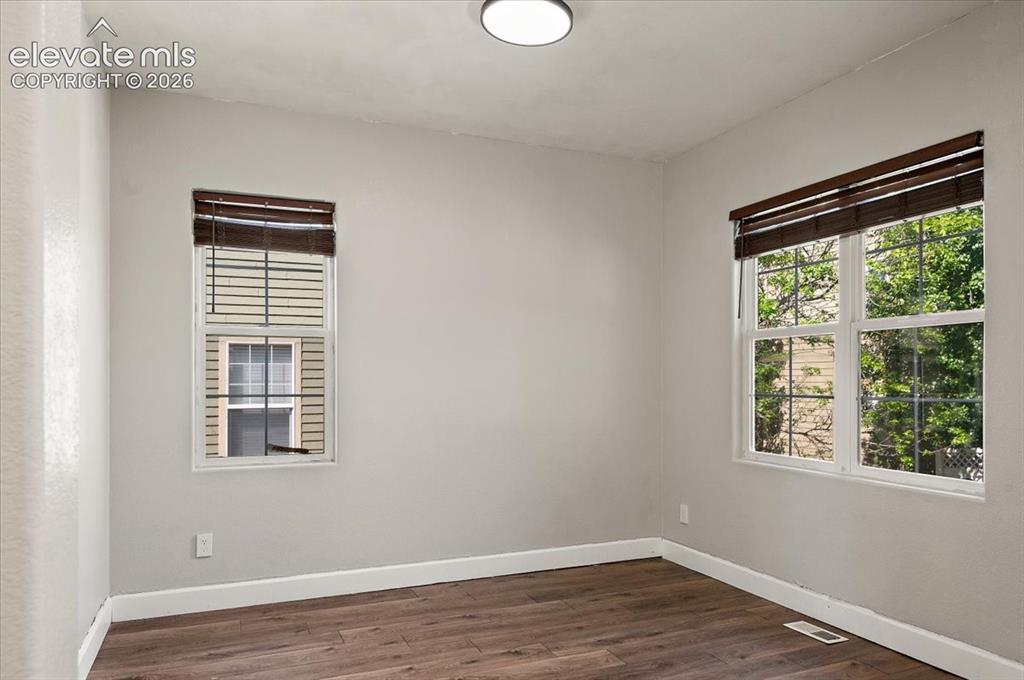 Image 12 of 47: Large Bonus Room