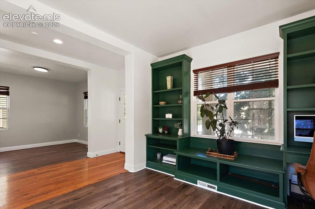 Image 14 of 47: Living Room