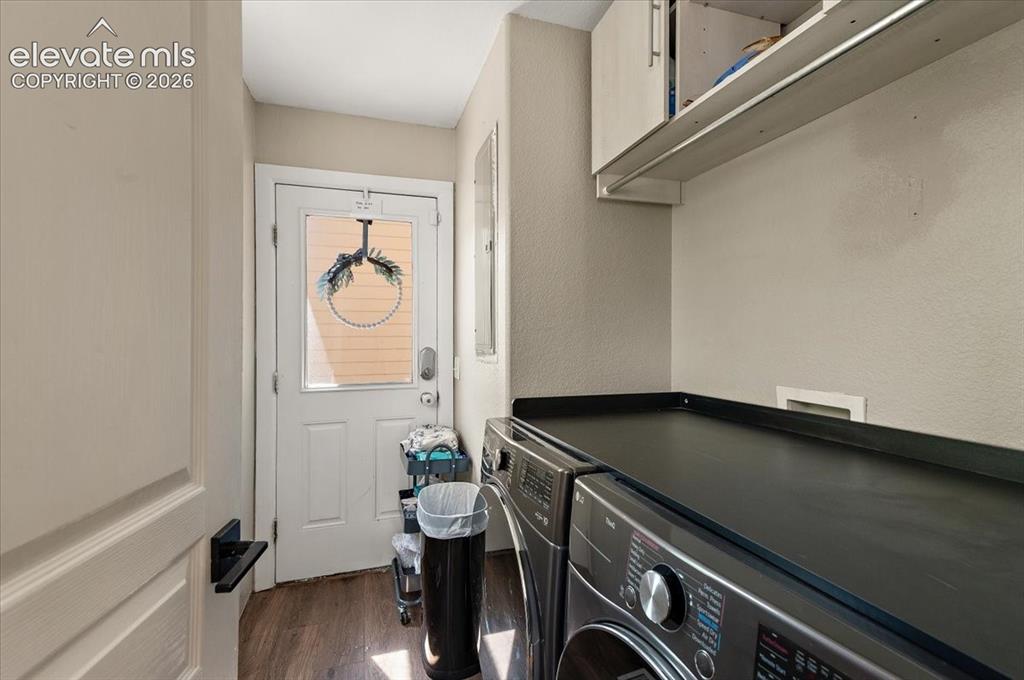 Image 15 of 47: Separate laundry room