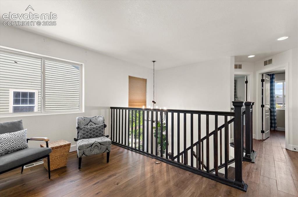 Image 18 of 47: Upstairs loft