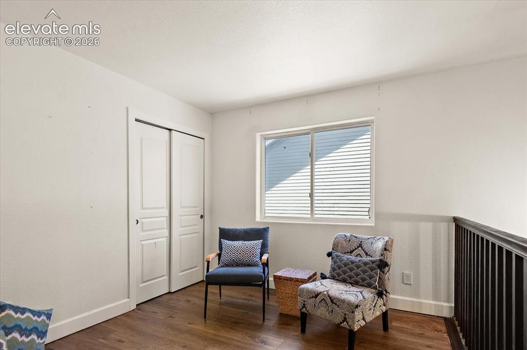 Image 19 of 47: Sitting Room