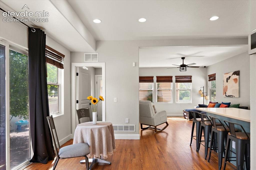 Image 3 of 47: Dining Area