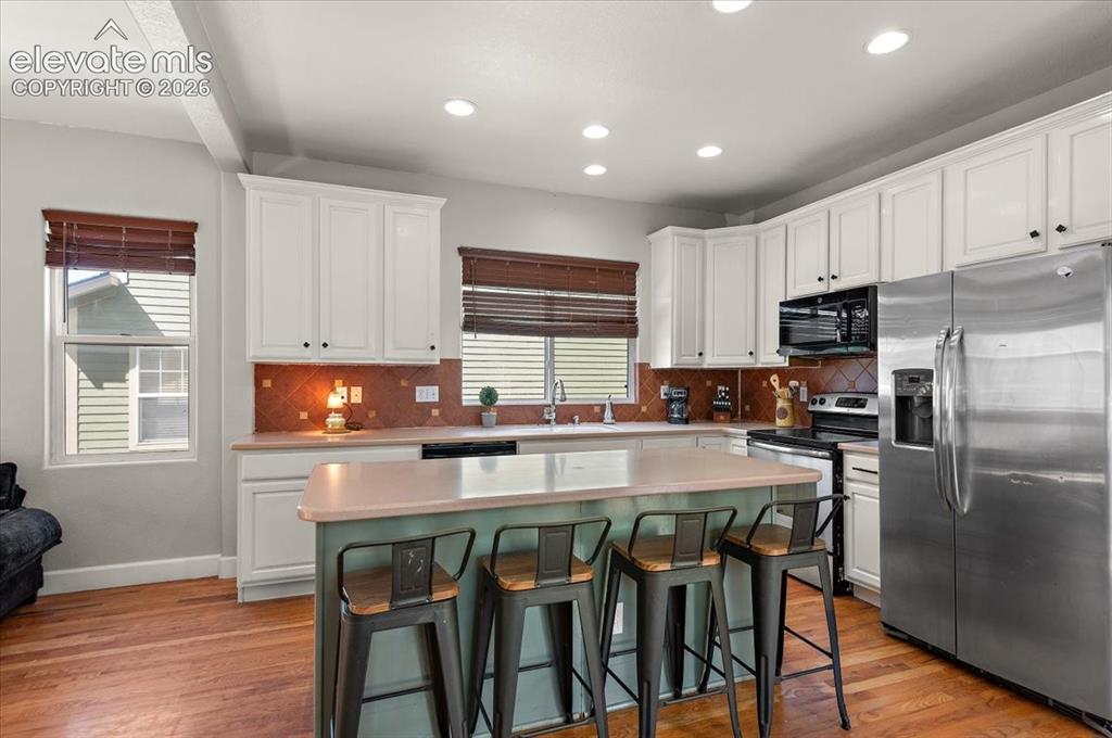 Image 6 of 47: Kitchen