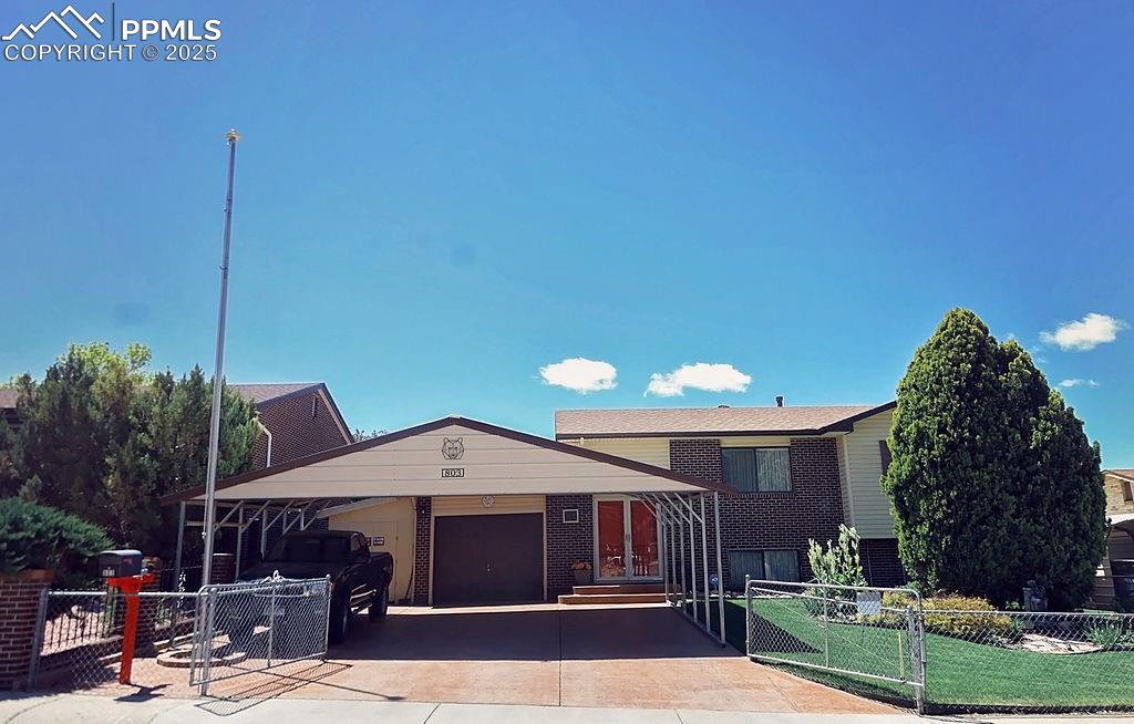 Caption: Welcome Home! Come on In!!