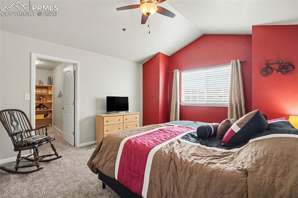 Image 13 of 31: Bedroom