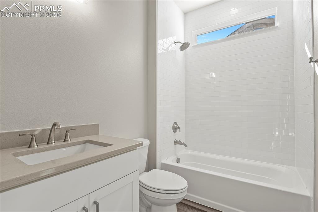 Image 18 of 43: Main level full bath