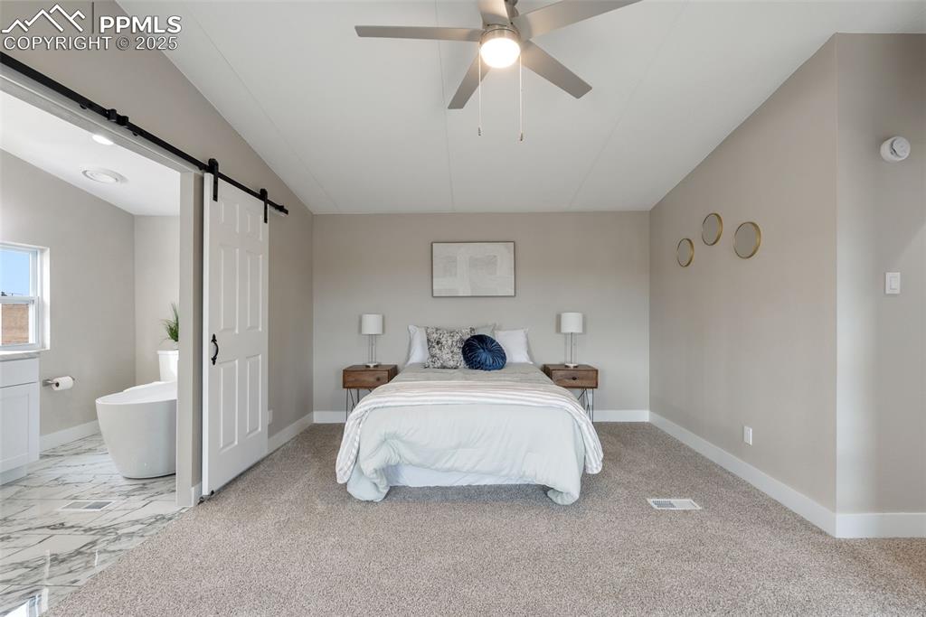 Image 19 of 35: Bedroom