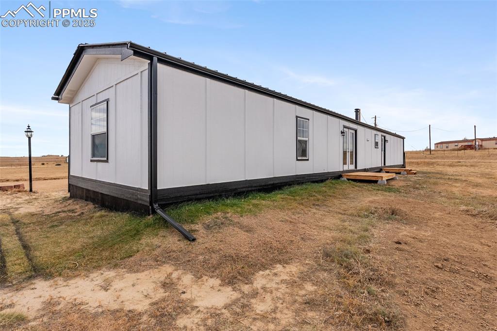 Image 35 of 35: Side of Structure