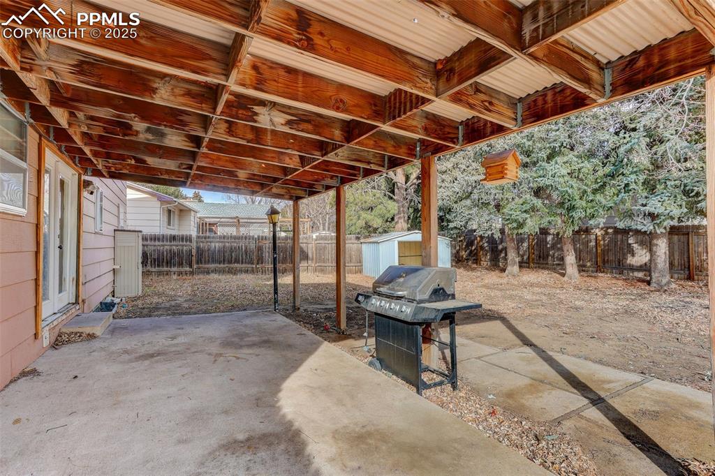 Image 32 of 37: Patio