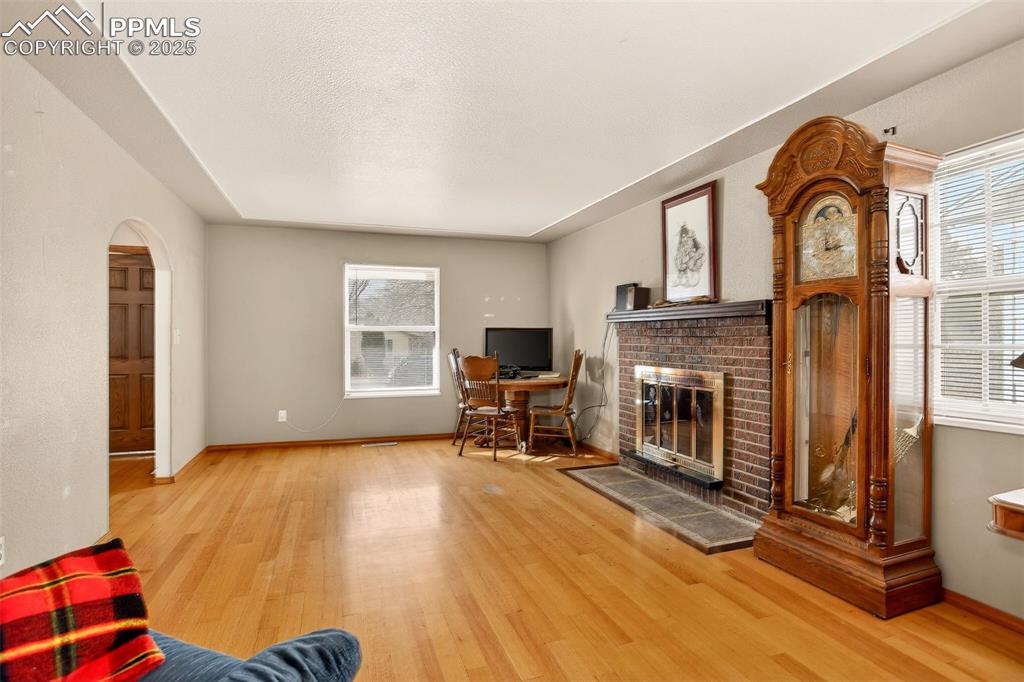 Image 7 of 37: Family Room